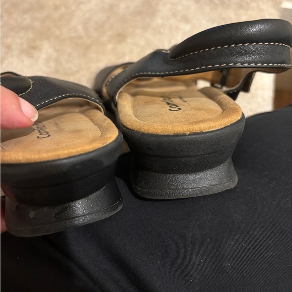Comfortiva Black and Tan Strappy Sandals Size 11M - Picture 5 of 5
